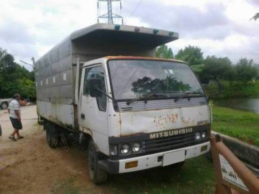 รถบรรทุก 6 ล้อ  ยี่ห้อ MITSUBISHI รุ่น CANTER