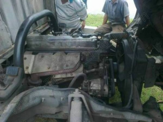 รถบรรทุก 6 ล้อ  ยี่ห้อ MITSUBISHI รุ่น CANTER