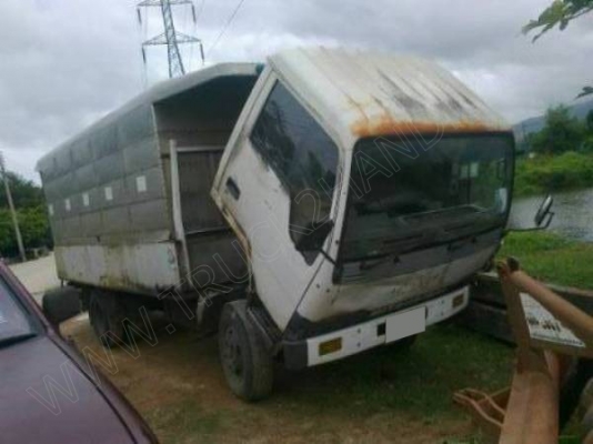 รถบรรทุก 6 ล้อ  ยี่ห้อ MITSUBISHI รุ่น CANTER