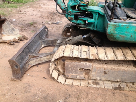 ขายรถขุด แมคโครเล็ก KOMATSU PC30-7 สภาพพร้อมใช้ราคาเบาๆ ขายรถขุด แมคโครเล็ก KOMATSU PC30-7 สภาพพร้อมใช้ราคาเบาๆ