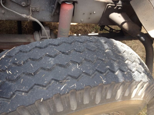 รถอีซูซุ 10 ล้อ รั่ว FVM 175 แรงม้า. สนใจติดต่อ 081 - 6079515