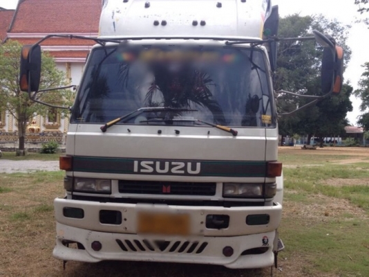 รถอีซูซุ 10 ล้อ รั่ว FVM 175 แรงม้า. สนใจติดต่อ 081 - 6079515