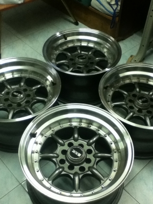 ขายล้อ xxr002 ขอบ15 กว้าง8 ออฟ0 ไม่เคยซ่อม ไม่คด ไม่ดุ้งครับ