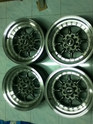 ขายล้อ xxr002 ขอบ15 กว้าง8 ออฟ0 ไม่เคยซ่อม ไม่คด ไม่ดุ้งครับ