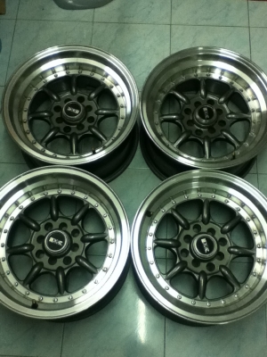 ขายล้อ xxr002 ขอบ15 กว้าง8 ออฟ0 ไม่เคยซ่อม ไม่คด ไม่ดุ้งครับ