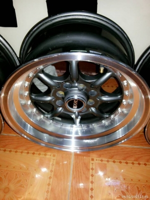 ขายล้อ xxr002 ขอบ15 กว้าง8 ออฟ0 ไม่เคยซ่อม ไม่คด ไม่ดุ้งครับ