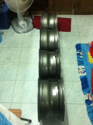 ขายล้อ xxr002 ขอบ15 กว้าง8 ออฟ0 ไม่เคยซ่อม ไม่คด ไม่ดุ้งครับ