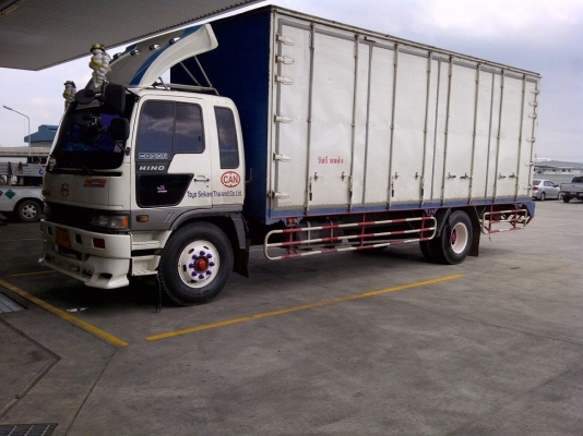 ขายรถหกล้อ ตู้ 10 บาน ไม่มีเสากลาง ยาว 7.3 เมตร  Hino รุ่น FF3H ปี 2539