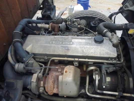 รถอีซูซุ 6 ล้อ รั่ว NKR 130 แรงม้า ปี 50 สนใจติดต่อ 081 - 6079515