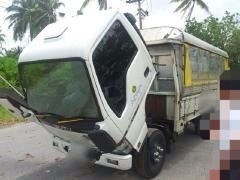 รถอีซูซุ 6 ล้อ รั่ว NKR 130 แรงม้า ปี 50 สนใจติดต่อ 081 - 6079515