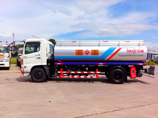 ขายรถบรรทุกน้ำมันเชื้อเพลิง