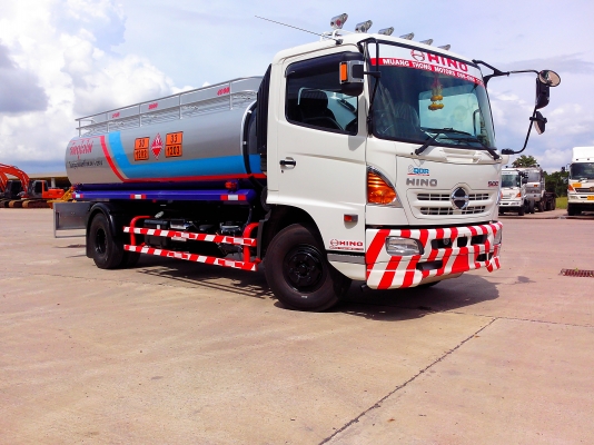 ขายรถบรรทุกน้ำมันเชื้อเพลิง