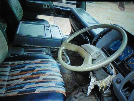 ขายรถบรรทุก 6 ล้อ HINO FD 1 HLD จดทะเบียนปี 48 เครื่อง HO7D 195 ยาง 825 ยาว 6 เมตรทะเบียนพร้อมเครื่องดีคัสซีสวย