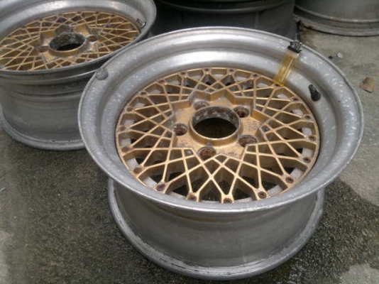 ---- ขาย ---- ล้อ 1 คู่.......2500