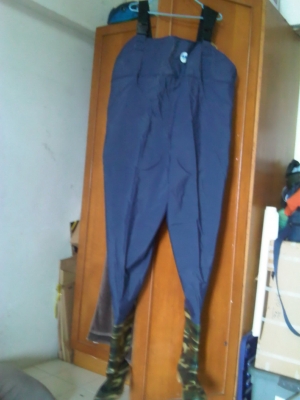 ขายชุดเอี้ยม. กันนํ้า.   หรือจะเดินลุยในไร่ในสวนสบายเลยครับ