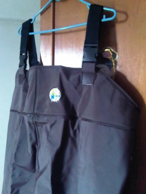 ขายชุดเอี้ยม. กันนํ้า.   หรือจะเดินลุยในไร่ในสวนสบายเลยครับ