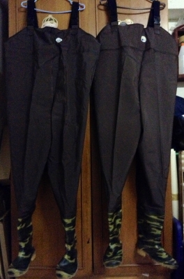 ขายชุดเอี้ยม. กันนํ้า.   หรือจะเดินลุยในไร่ในสวนสบายเลยครับ