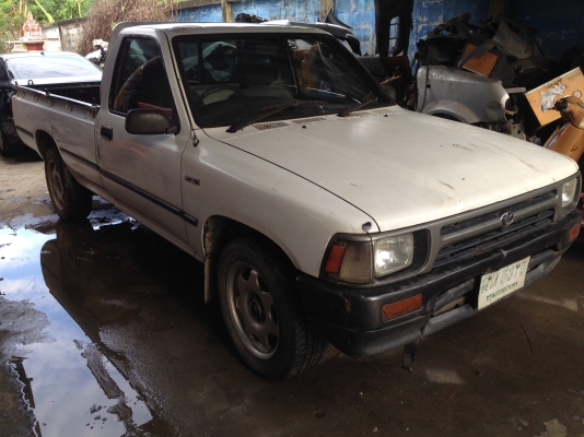 ชาย toyota mighty-x ตอนเดืยว เบ็นซินโรงงาน