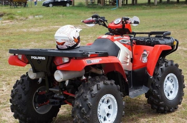 Polaris ขับเคลื่อนสี่ล้อ มีวินซ์ สภาพพร้อมใช้