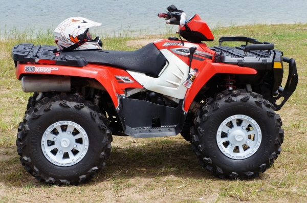 Polaris ขับเคลื่อนสี่ล้อ มีวินซ์ สภาพพร้อมใช้