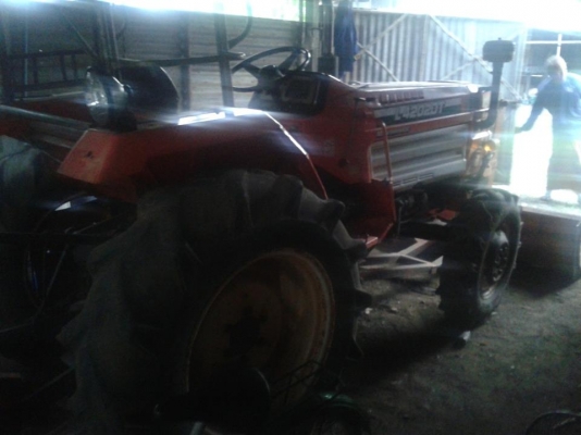 รถไถ่คูโบต้า 42 แรงรถนำเข้าจากญี่ปุ่น สภาพพร้อมใช้งานครับสนใจโทรมนะครับ