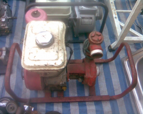 เครื่องสูบน้ำฮอนด้า 5.5 แรง สภาพพร้อมใช้งานครับเป็นเครื่องฮอนด้าขนาด 5.5 แรงครับสตาสง่ายครับราคานี้คุ้มครับ