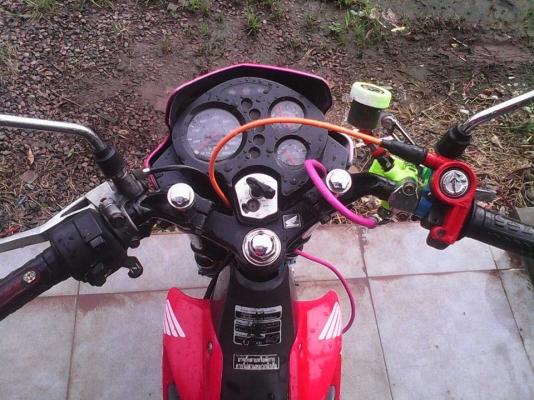 ฮ้อนด้า โซนิค125 ปี 49  แต่งสวย เครืองดีมาก ชุดโอนครบ