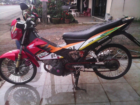 ฮ้อนด้า โซนิค125 ปี 49  แต่งสวย เครืองดีมาก ชุดโอนครบ