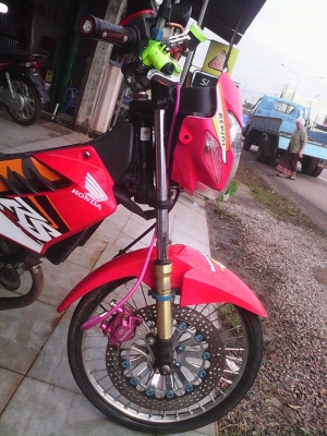 ฮ้อนด้า โซนิค125 ปี 49  แต่งสวย เครืองดีมาก ชุดโอนครบ