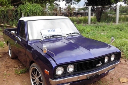 ขายดัสสันช้างเหยียบเครื่องอีซุซุ 2000 ดีเซล รถคลาสสิคสวย โทร 088-4501277