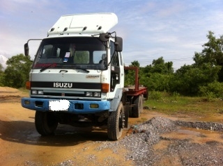 ขายเทเลอร์ ISUZU หัวร๊อคกี้ 1เพลา เครื่อง 210แรงม้า สภาพสวยพร้อมใช้ ติดต่อได้ที่คุณ อ๊อฟ พิจิตร 086-737-9991