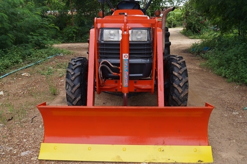 ขายรถไถ KUBOTA L3408 ระบบ 4 WD พร้อมใบมีดดันดินหน้า