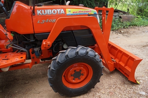 ขายรถไถ KUBOTA L3408 ระบบ 4 WD พร้อมใบมีดดันดินหน้า