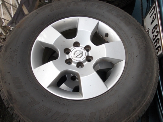ขายยาง MICHILEN 265/70R16 พร้อมแม็กนาวารร่า