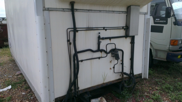 ตู้เย็นติดรถบรรทุกจากนอก  สภาพดี พร้อมเครื่องทำความเย็นในตู้