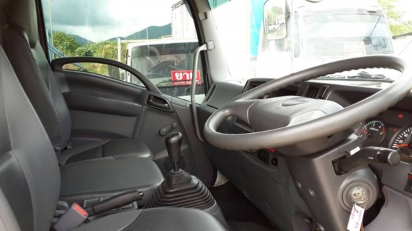 ISUZU FRR 210  แรง  รถบรรทุก 6 ล้อ กระบะไม่ดั๊ม
