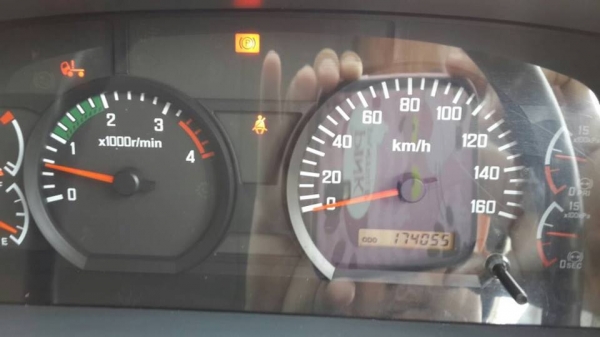 ISUZU FRR 210  แรง  รถบรรทุก 6 ล้อ กระบะไม่ดั๊ม