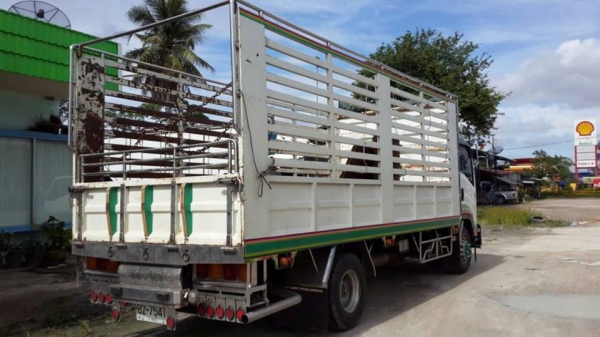 ISUZU FRR 210  แรง  รถบรรทุก 6 ล้อ กระบะไม่ดั๊ม