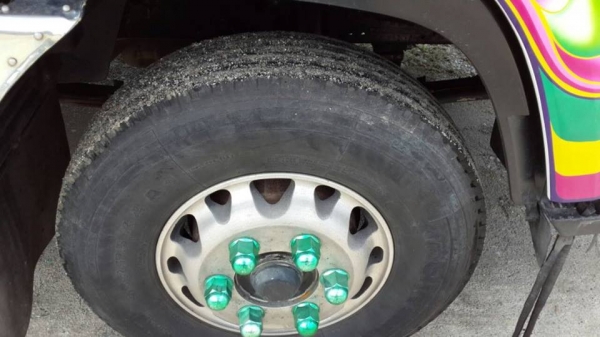 ISUZU FRR 210  แรง  รถบรรทุก 6 ล้อ กระบะไม่ดั๊ม