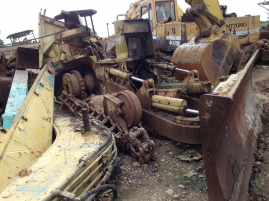 ้D5H คันนี้กำลังจะตัดเอาอะไหล่สนใจอะไหล่ชิ้นไหนโทรสั่งจองได้ครับ