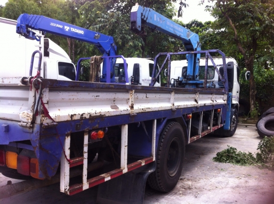 ต้องการขายรถฮีโน่เม๊กก้าปี49เครื่องดีคัชซีสวยสภาพพร้อมใช้เครื่อง220แรงสนใจติดต่อด่วนไม่ผ่านนายห้นา