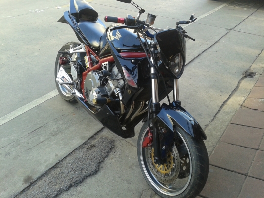 ขายcb400cc.ทะเบียนเต็มมีใบครบ แต่งแนวสตั้น เครื่องดี ออกทริปประจำบ