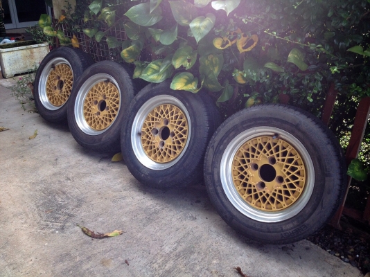 ขายล้อ AME Japan ลายรังผึ้ง ขอบ 14x6 ET17 4/114.3 พร้อมยาง สภาพพร้อมใส่ครับ