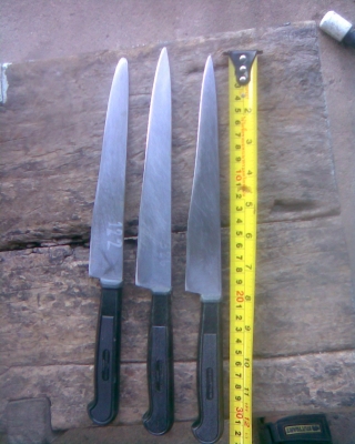 มีดสแตนเลสแท้เมคอินโปแลนด์ครับความคมไม่ต้องพูดถึงครับสแตนเลสเนื้อหนาครับผลิตในประเทศโปแลนด์ครับเป็นของโรงงานครับมีประมาณ 150 เล่มครับ