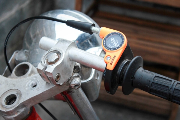 ลดราคา ขาย Honda JX 3,500 บาท  - เครื่องเคยติด ขาดท่อ ขาดคาบู เบาะยังไม่เสร็จ  ต้องต่อระบบไฟใหม่   - เกียร์โยง โซ๊คหลังแต่ง ของแต่งอื่นๆ ฯลฯ ตามรูปครับ *** ใบ ซื้อขายอย่างเดียวครับ สนใจโทร 082-7391165 หรือ 088-5188250 (โน๊ต กาฬสินธุ์ )  รถจอดอยู่ อ.ห