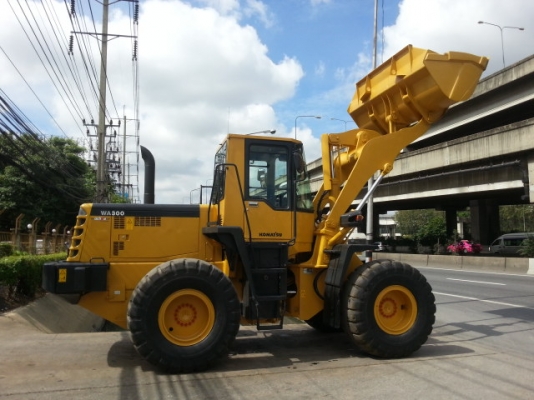 รถตักล้อยาง WA300-3 รถนำเข้าจากญี่ปุ่น พร้อมใช้งาน  โทร.081-373-0559