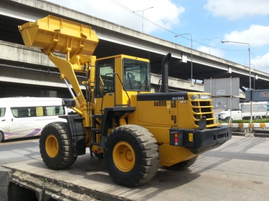 รถตักล้อยาง WA300-3 รถนำเข้าจากญี่ปุ่น พร้อมใช้งาน  โทร.081-373-0559