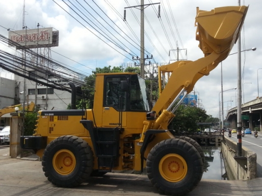 รถตักล้อยาง WA300-3 รถนำเข้าจากญี่ปุ่น พร้อมใช้งาน  โทร.081-373-0559