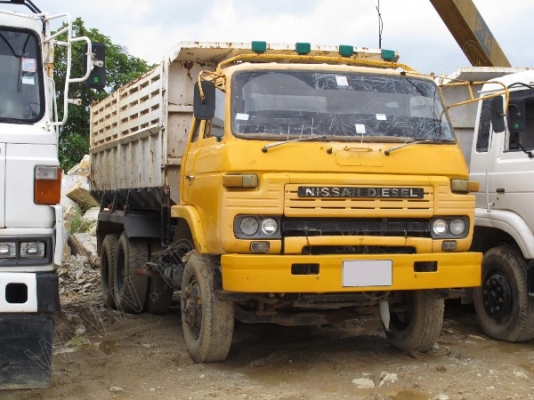 รถบรรทุก 10 ล้อ  ยี่ห้อ NISSAN รุ่น CW41M  265  แรงม้า
