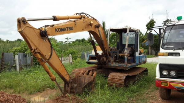 ขายด่วนแบ็คโฮ PC120-3สภาพต้องเก็บรายละเอียดรีบโทร 0843923995